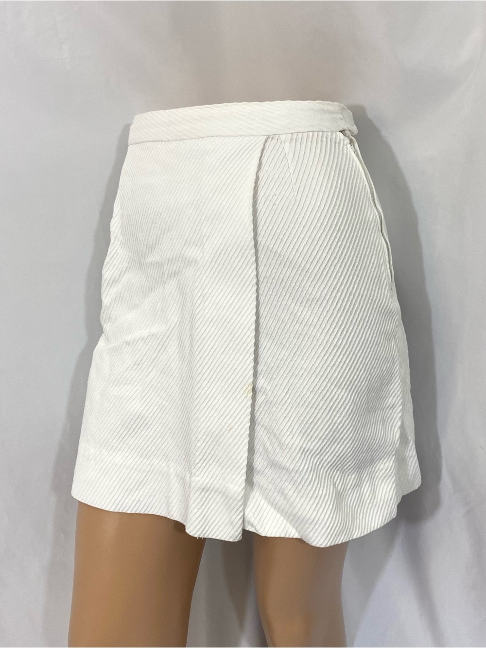 Vintage 70’s White Textured High Waisted Skort Size XS